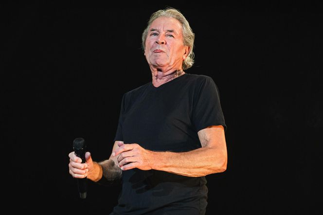 Ian Gillan wyszedł kiedyś na scenę prawie całkiem... nago.  Jedno z najlepszych doświadczeń