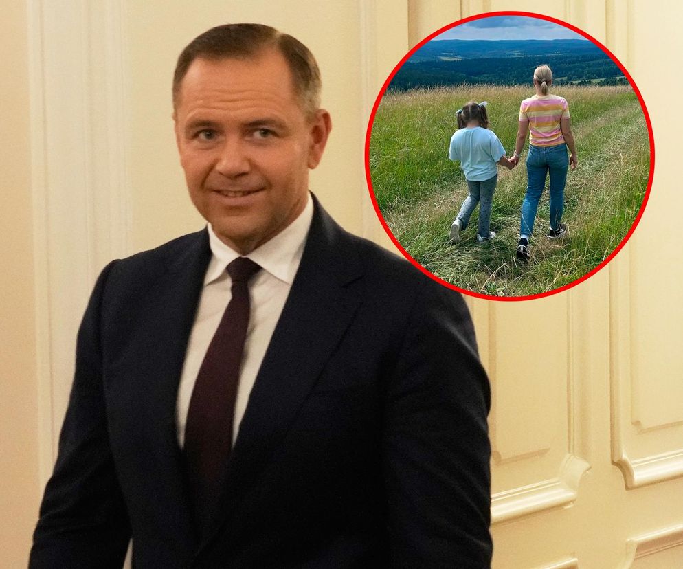Marta Nawrocka na spacerze z córką i mężem