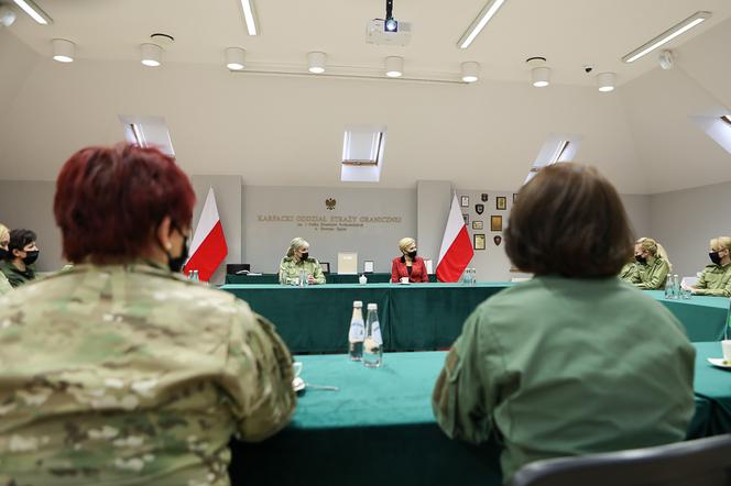 Nowy Sącz. Huczne urodziny straży granicznej. Para prezydencka odwiedziła funkcjonariuszy