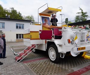 Noc Muzeów 2025. Samochód papieski w Kielcach