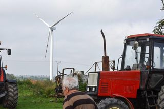 O co ta zadyma?! Nam wiatraki nie przeszkadzają!