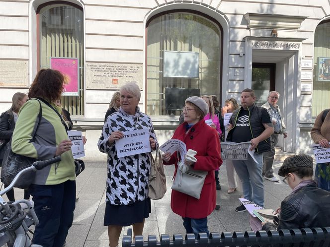 Wielki protest pod urzędem miasta w Łodzi. "Broń lasów Lublinka"