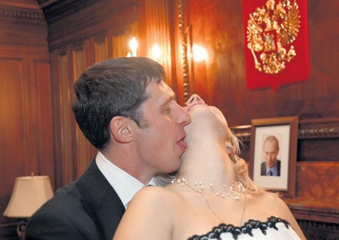 Rzeczniczka rosyjskiego MSZ na wulgarnych zdjęciach. Tak wyglądał jej ślub!