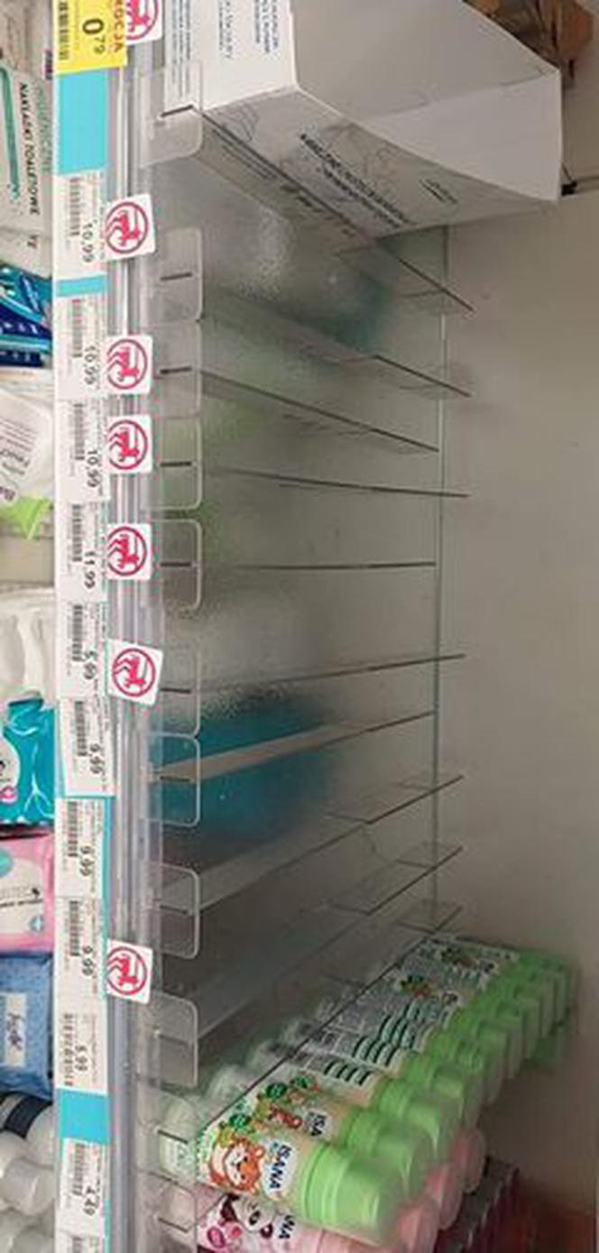 Koronawirus sieje panikę. Puste półki w sklepach aptekach. Ludzie wykupują żele antybakteryjne i mydła [ZDJĘCIA]