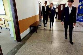 Rozmawialiśmy z bydgoskimi maturzystami na chwilę przed egzaminem. „Najbardziej boję się, że nie zrozumiem tematu rozprawki”