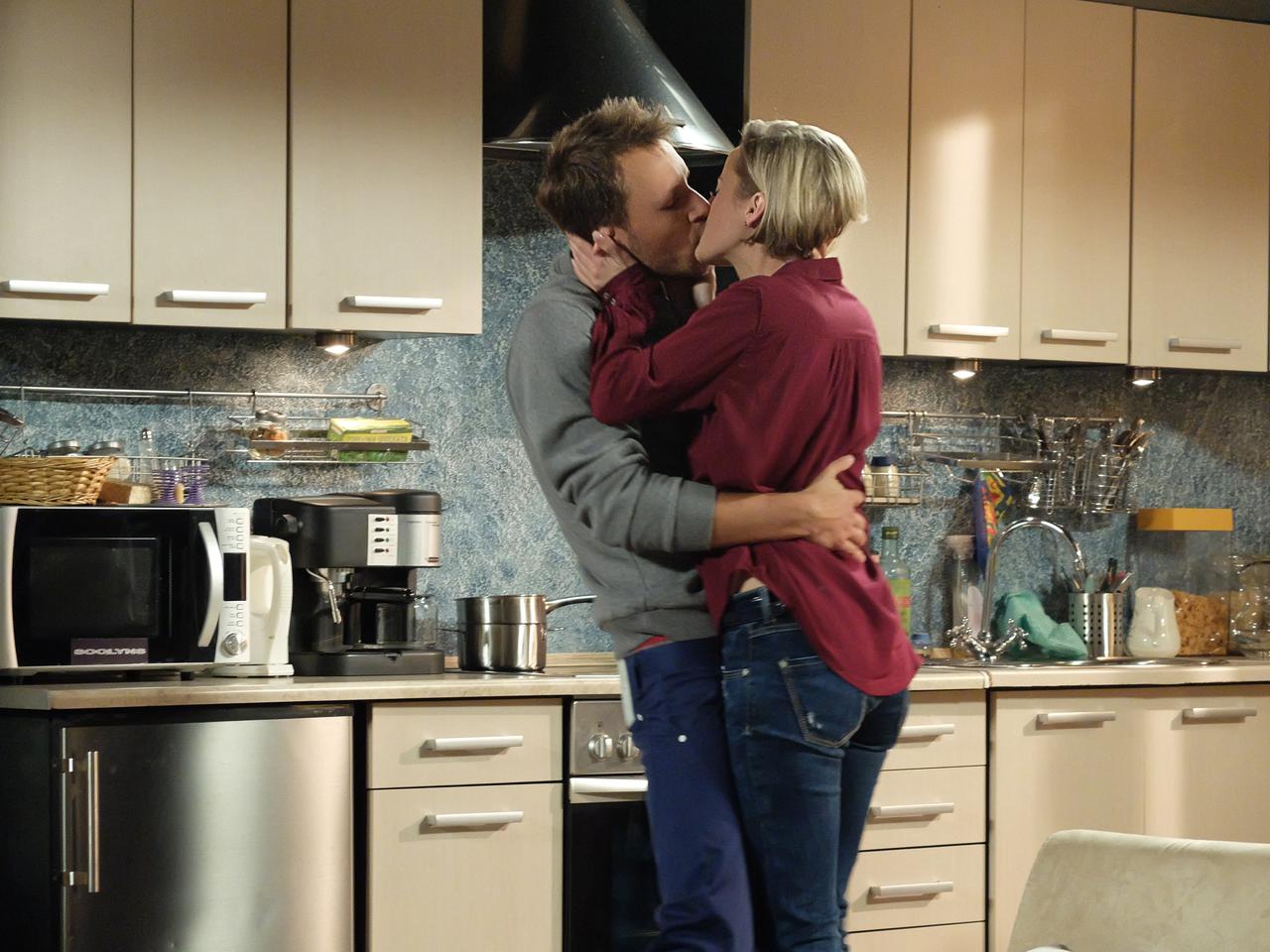 Pierwsza miłość. Sabina (Urszula Dębska), Radek (Mateusz Banasiuk)