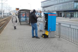 Język ukraiński w biletomatach we Wrocławiu. Bo co dziesiąty mieszkaniec stolicy Dolnego Śląska to Ukrainiec