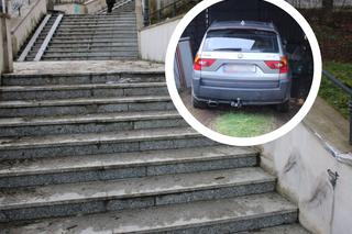 Po pijaku zjechał BMW po schodach w centrum Krosna! 