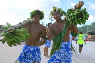 Wyścigi tragarzy bananów na Bora Bora