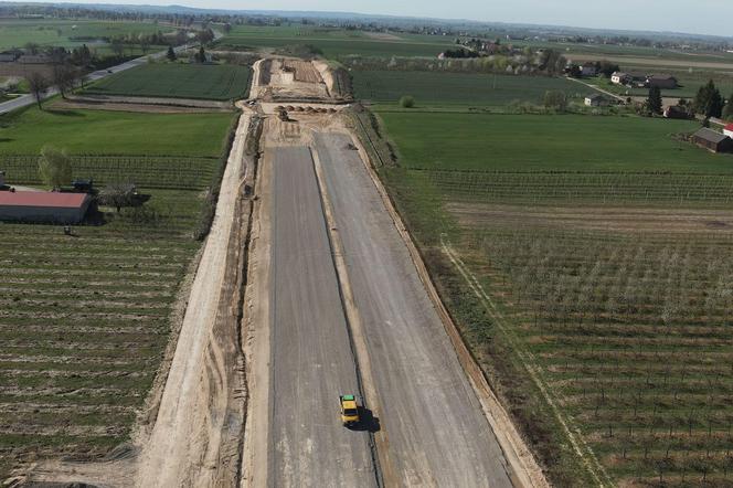 Na obwodnicy Opatowa praca wre. Powstaje m.in. 300-m estakada