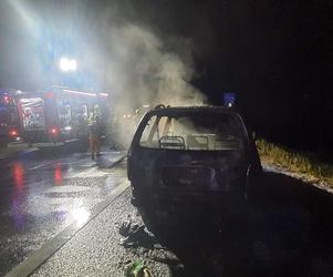 Pożar samochodu na S3 pod Skwierzyną. Na drugm pasie doszło do zderzenia