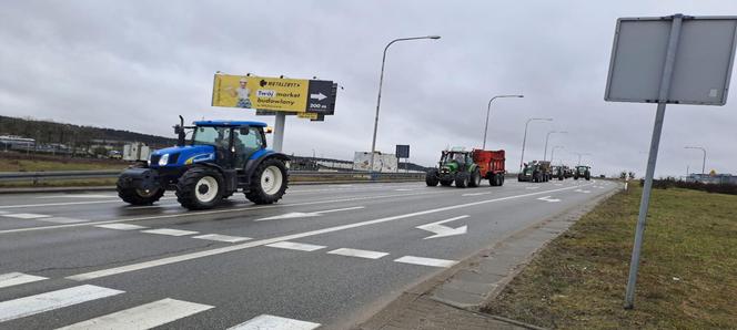 Trwa protest rolników. Drogi na Pomorzu są sparaliżowane. Gdzie trwają utrudnienia? 