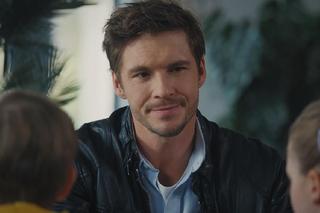 	M jak miłość odc. 1744. Szymek (Staś Szczypiński), Maja (Laura Jankowska), Marcin (Mikołaj Roznerski)