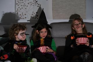 Filmy na Halloween dla dzieci i młodzieży. Co obejrzeć? 10 propozycji