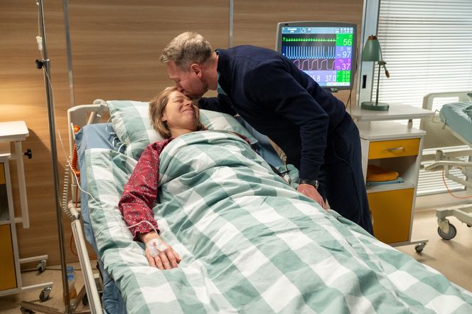 Na sygnale, odc. 697. Bożena (Jadwiga Wianecka), jej mąż (Dariusz Skraba)