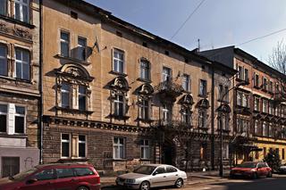 Kamienica w centrum Krakowa niebezpieczna dla lokatorów. Miasto jest bezradne