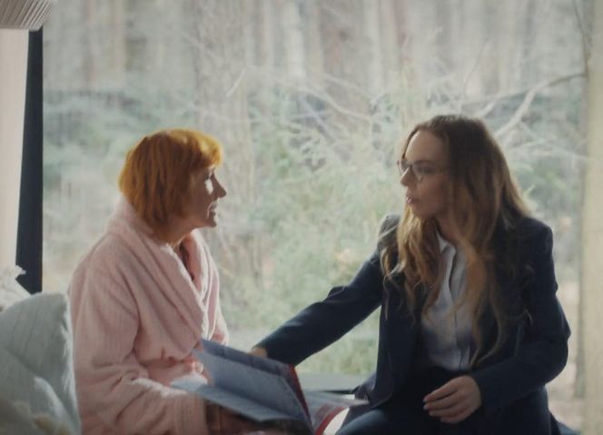 M jak miłość, odcinek 1868. pani Ola (Ewa Kolasińska), Sylwia (Hanna Turnau)