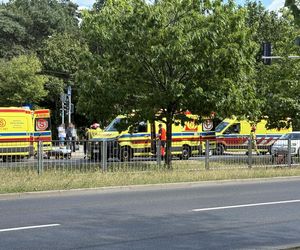 Kierowca Toyoty wjechał w pieszych na Bielanach. Cztery osoby trafiły do szpitala