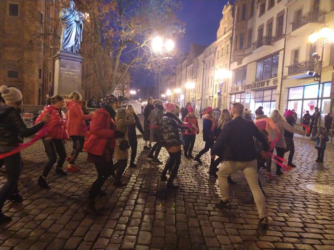 Nazywam się Miliard - Toruń sprzeciwia się przemocy wobec kobiet poprzez taniec!