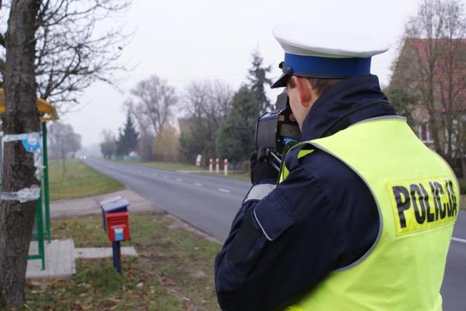 Przekroczył prędkość o zaledwie 26 km/h i trafił do więzienia. DLACZEGO?