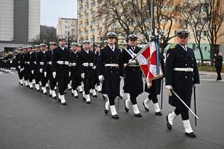 Gdynia: Tak świętowali marynarze. Defilada w rocznicę powstania Marynarki Wojennej [WIDEO, ZDJĘCIA]
