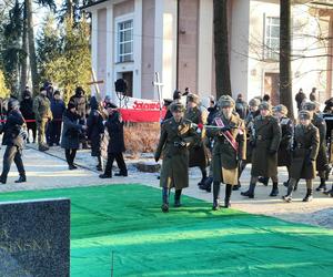 Uroczystości pogrzebowe Iwony Śledzińskiej-Katarasińskiej na Dołach. Wzięło w nich udział wiele osób [ZDĘCIA]