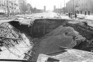 Zniszczenia w Alejach Jerozolimskich