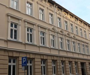 Podczas remontu odkryto niedwuznaczny napis sprzed 100 lat. Mówi wprost o tym, działo się w kamienicy w międzywojniu