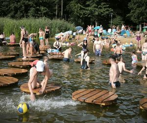 Długi sierpniowy weekend na plaży w Osiecznej