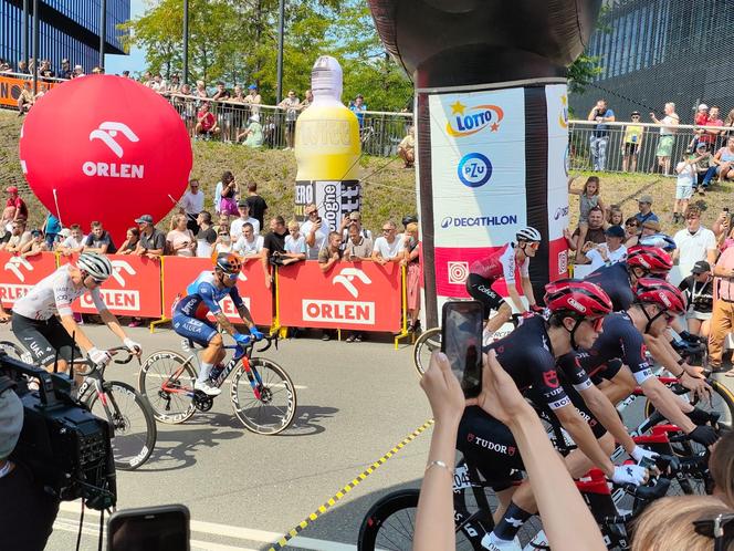 Tour de Pologne w Katowicach. Kolarze bawią się z kibicami