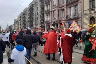 Obchody Trzech Króli w Łodzi. Pochód wzdłuż Piotrkowskiej