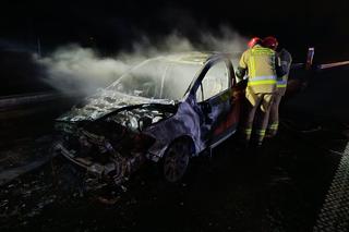 Pożar na autostradzie A2. Na pomoc popędziły trzy zastępy strażaków