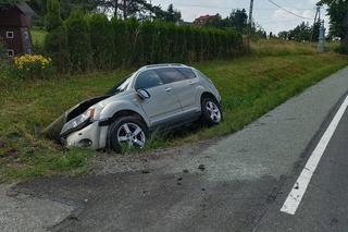 Tymowa. Osobówka zjechała z drogi i uderzyła w betonowy przepust