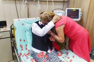 Trafił do szpitala jako kawaler, wyjdzie jako mąż! Takiej sytuacji nikt nie pamięta [ZDJĘCIA]