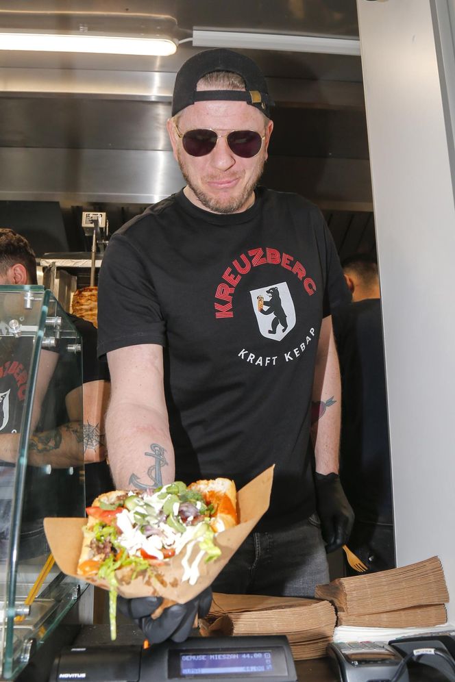 Kebab Filipa Chajzera okradziony. "Złodzieju, oddaj pieniądze" 