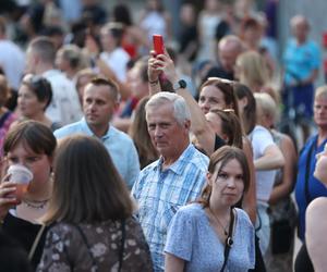 Potańcówka pod Teatrem Śląskim w Katowicach. Tłumy wręcz oszalały ZDJĘCIA