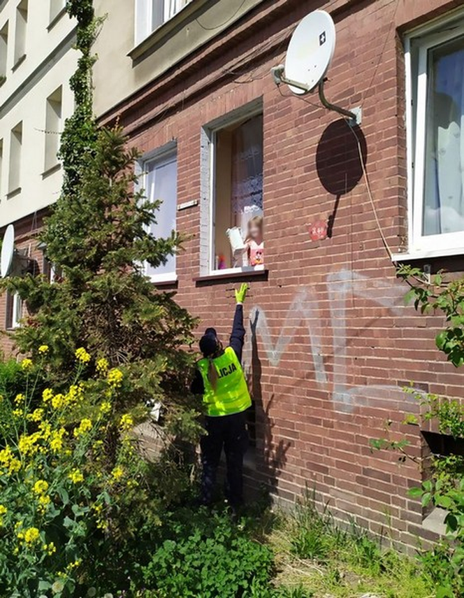 Szczecińscy policjanci umilili urodziny 12-letniej Ani