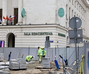 Turyści szukają śladów Chopina. Świat zjeżdża do nas na koncerty, a tu wszystko rozkopane!