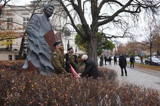 Kaczyński złożył kwiaty pod pomnikami polskich bohaterów