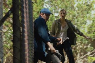 M jak miłość odc. 1689. Jagoda (Katarzyna Kołeczek), włamywacz (Wojciech Wereśniak)