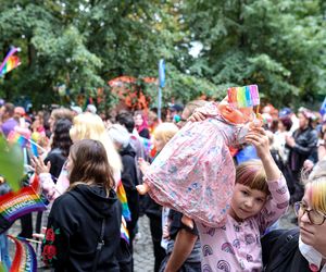 Marsz Równości w Katowicach 2025. Setki ludzi przeszło ulicami miasta. Były protesty
