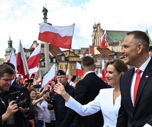 Uroczyste wejście Pary Prezydenckiej do Pałacu Prezydenckiego. Przemarsz ulicami Warszawy