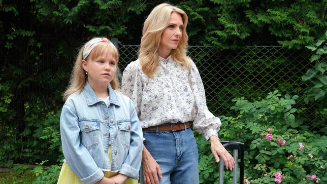 Barwy szczęścia odc. 2522. Malwina (Joanna Gleń), Emilka (Jessica Frankiewicz)