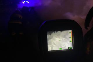 Nocny pożar auta w Toruniu. Akcja strażaków na lewobrzeżu