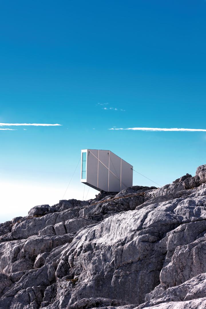 Winter Cabin, szczyt Kanin, Bovec, Słowenia, proj. OFIS arhitekti, 2016