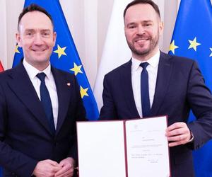 Burza po decyzji wojewody o przeniesieniu krzyża. Krzysztof Komorski: Chciałbym przeprosić