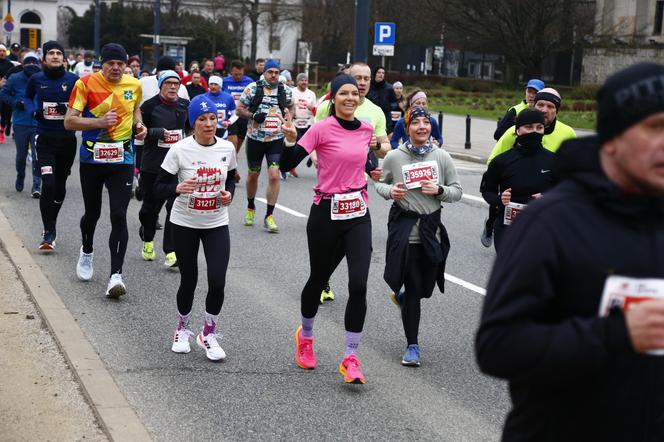 Bieg na Piątkę 2024, Warszawa - zdjęcia. Biegłeś? Szukaj się w galerii!