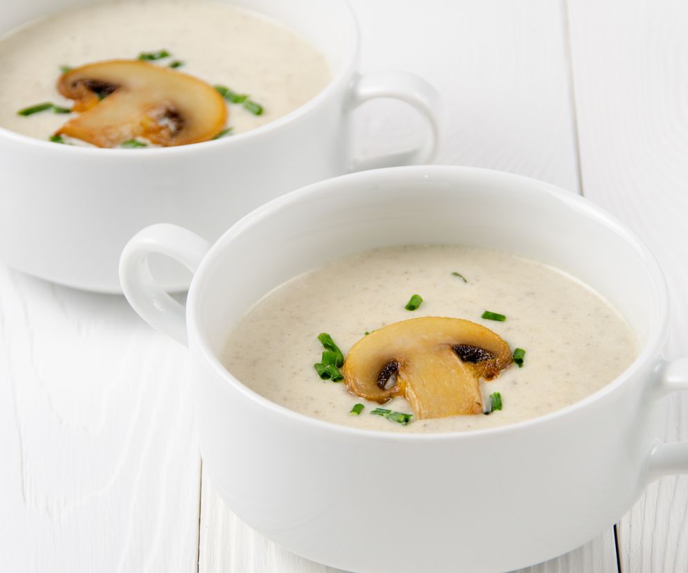 Zupa krem z pieczarek: przepis na pyszną sycącą zupę