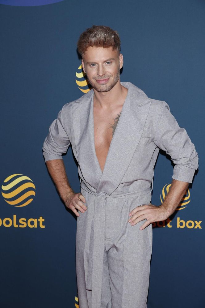 Gwiazdy na jesiennej ramówce Polsatu błyszczały błękitem i dekoltami poniżej pasa. Tylko Ada Fijał i Kasia Cichopek przełamały sztampę