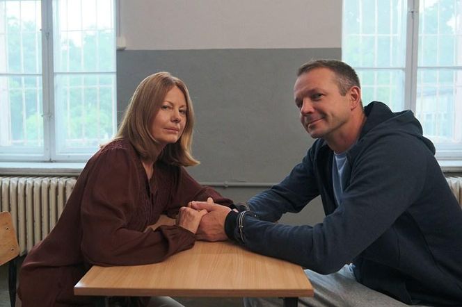 "Pierwsza miłość": Teresa nie potrafi się oprzeć Mateuszowi. Zgadza się na jego propozycję...